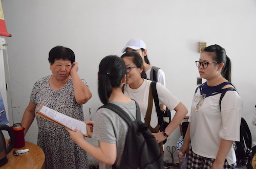 7月7日 生命与环境科学学院 赴余杭区测甲醛小分队 走访居民 (2)