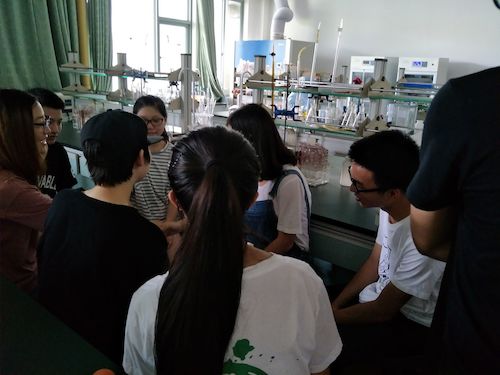 七月九日 生命与环境科学学院  国产a片
赴杭州余杭区“五水共治”调查与研究分队社会实践小分队 准备工作的会议