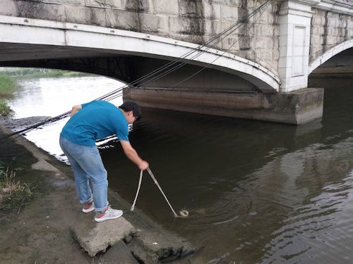 8月13日国产a片
贝斯特野百合小分队采水样照片3