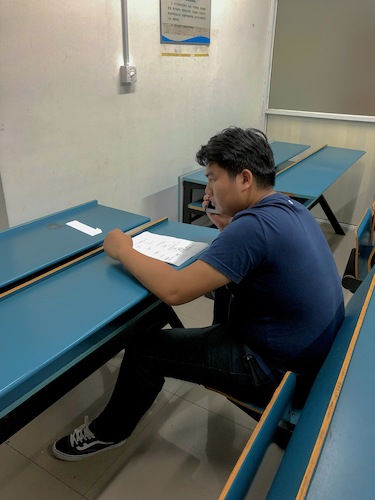 七月二十七日 生命与环境科学学院 寻访校友社会实践小分队 焦急等待电话连线