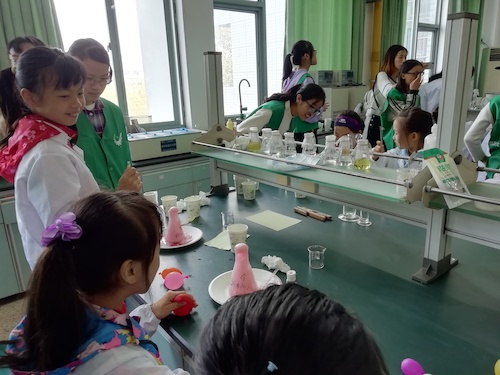 2018年10月13日 浙江在线 火山喷发小实验