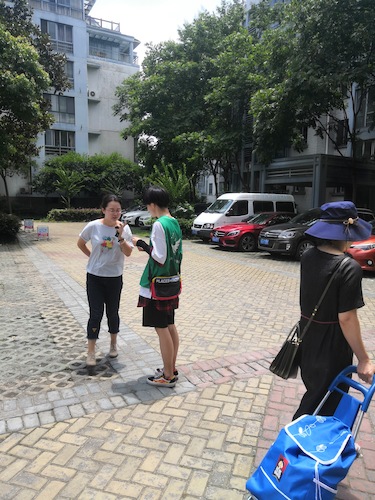 六月二十八日 生命与环境科学学院 赴下沙社区空气质量检测 讲解