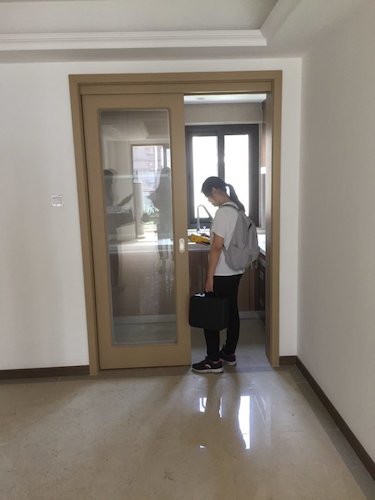 七月七日 生命与环境科学学院 国产a片
赴仓前社区室内甲醛含量检测社会实践小分队 室内甲醛含量测定 (2)