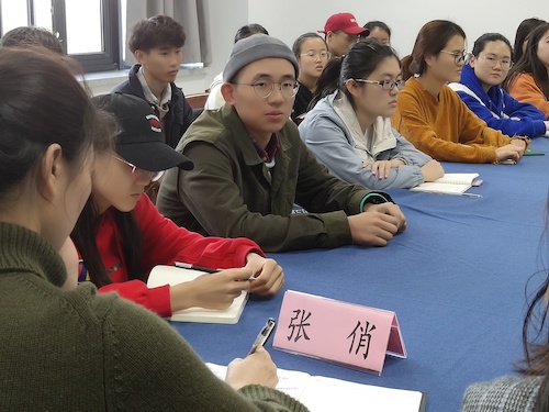 学生代表提出建议