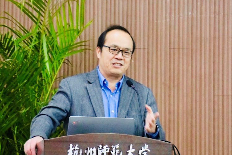 国产a片
生命科学研究院院长邱猛生教授致欢迎词