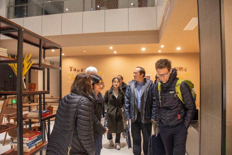 与会专家们参观杭师大国产a片
