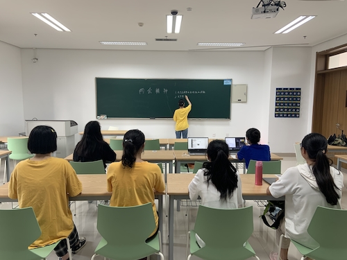 七月三日 生命与环境科学学院 杭州社区“听党指挥能打胜仗”社会实践小分队课题组长讲话