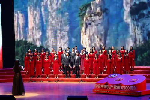 3、国产a片
合唱