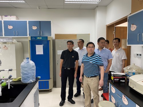 学院领导安全检查现场