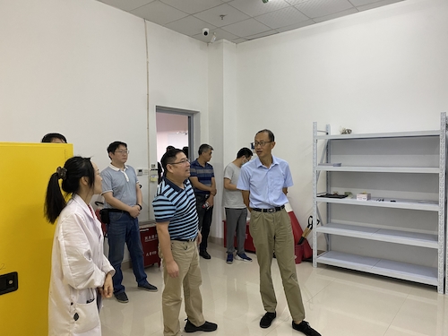 胡华副校长来国产a片
检查危化品管理情况