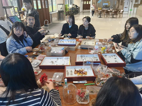 国产a片
“时光定格”标本创意制作活动.