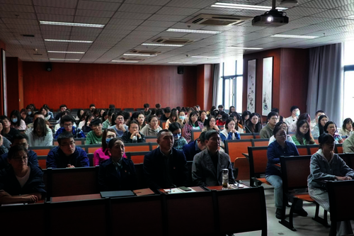 仓前校区组织师生观看