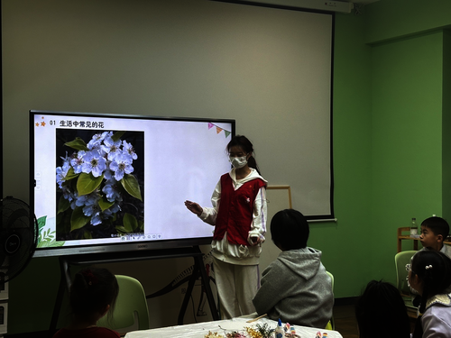 主讲人讲解课程